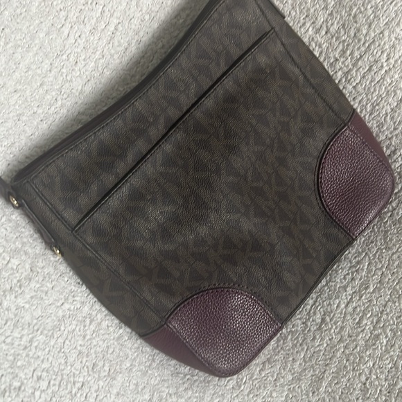 Michael Kors purse - Picture 2 of 5